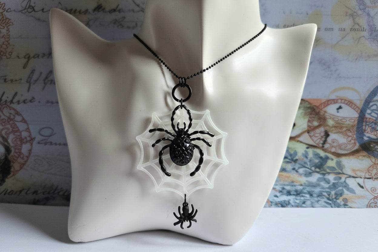 Spider necklace