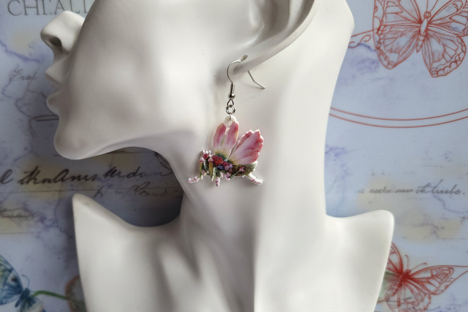 Praying mantis earrings