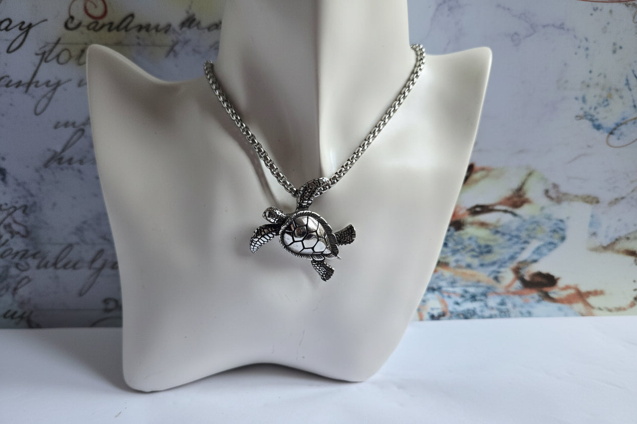Turtle necklace