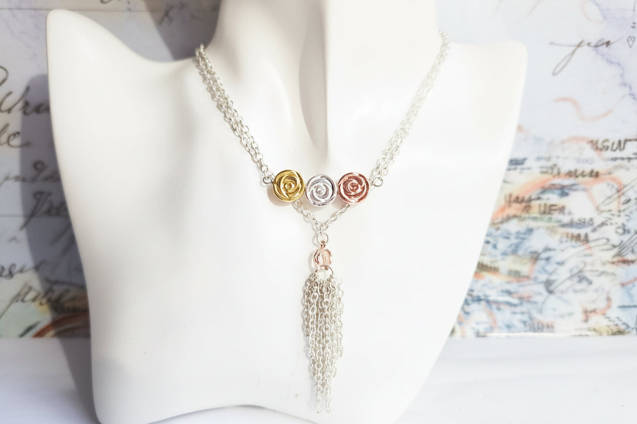 Rose beaded necklace