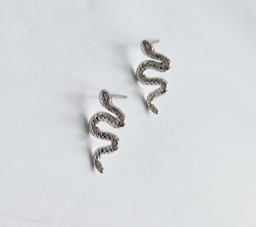 Snake studs