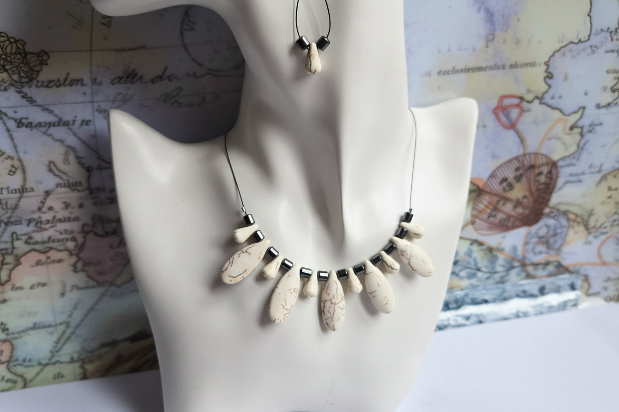 Beaded necklace and earrings set